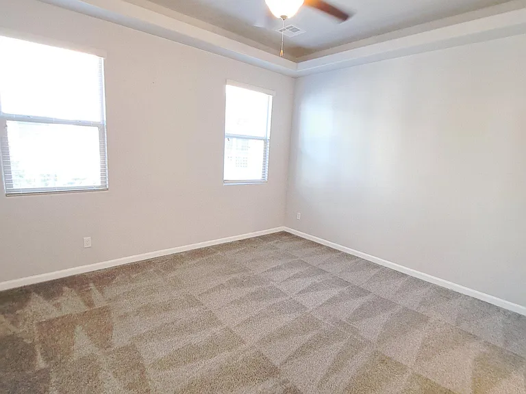 4074 Sommerset Arc — Photo 10