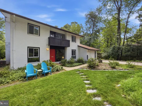 9 Watchwater Way, Rockville, MD 20850