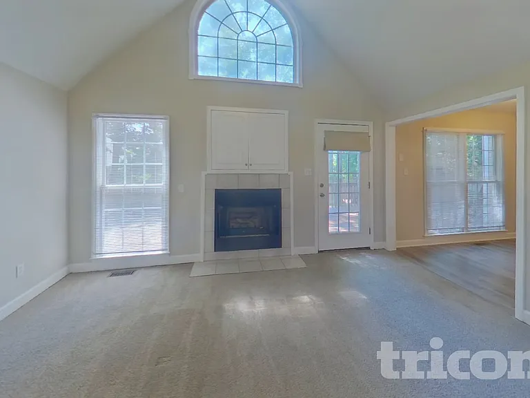 618 Tillman Ct — Photo 2