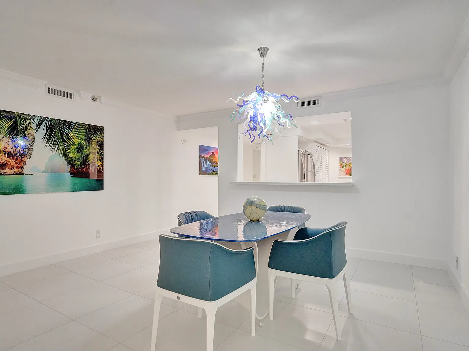 2 bed, 2.5 bath, 1700 sqft, $4,600 — Photo 3