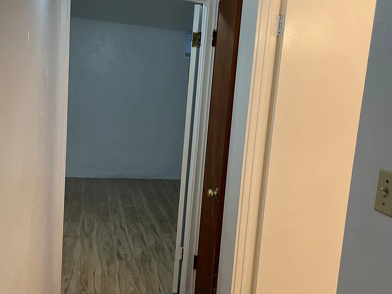 650 NE 42nd St #8 — Photo 6