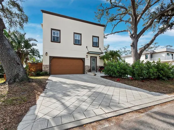 2224 Tami Sola St, Sarasota, FL 34237