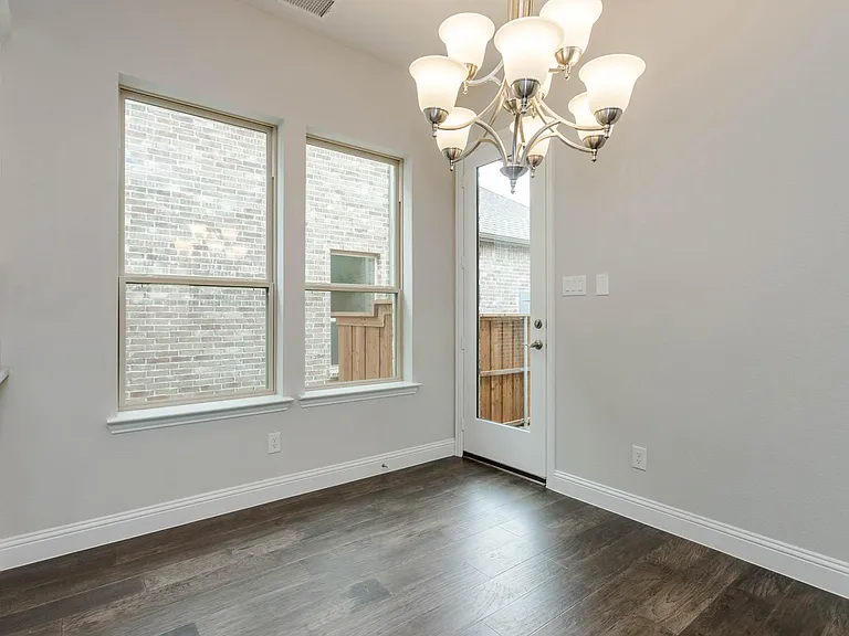 1537 Euclid Aly — Photo 20