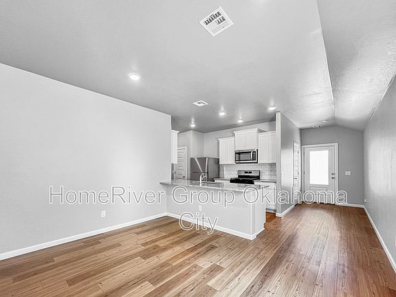 4th image of 9308 NW 126th St