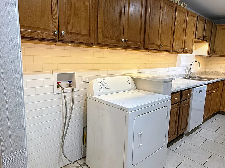 286 E Norman Ln — Photo 13