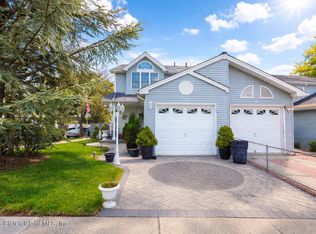 8 Carpenter Ave, Staten Island, NY