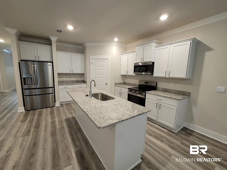 1045 Hayward Loop — Photo 6