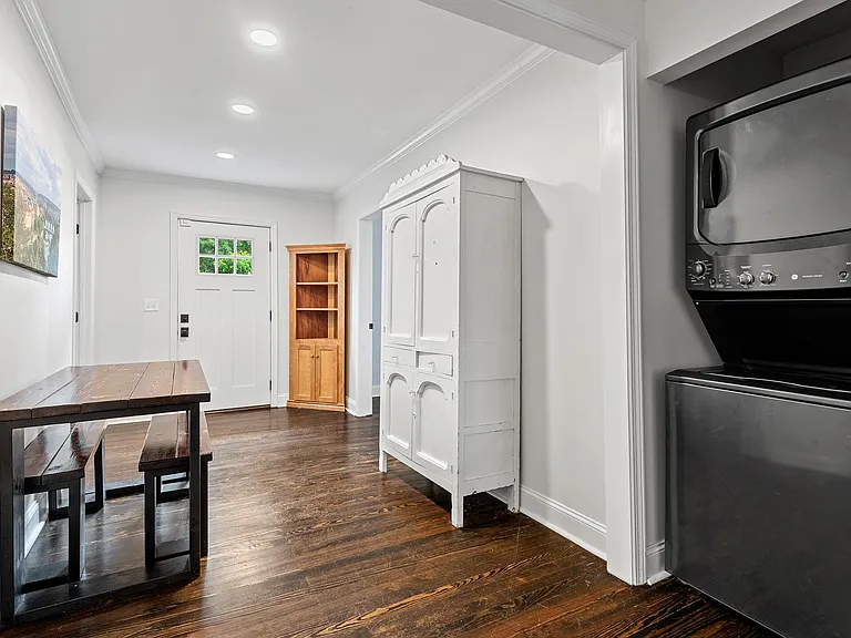 506 N Maple St — Photo 13