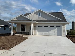 W6572 E Steamboat Ln, Appleton, WI 54915