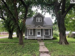 315 S Main St, Inman, KS 67546