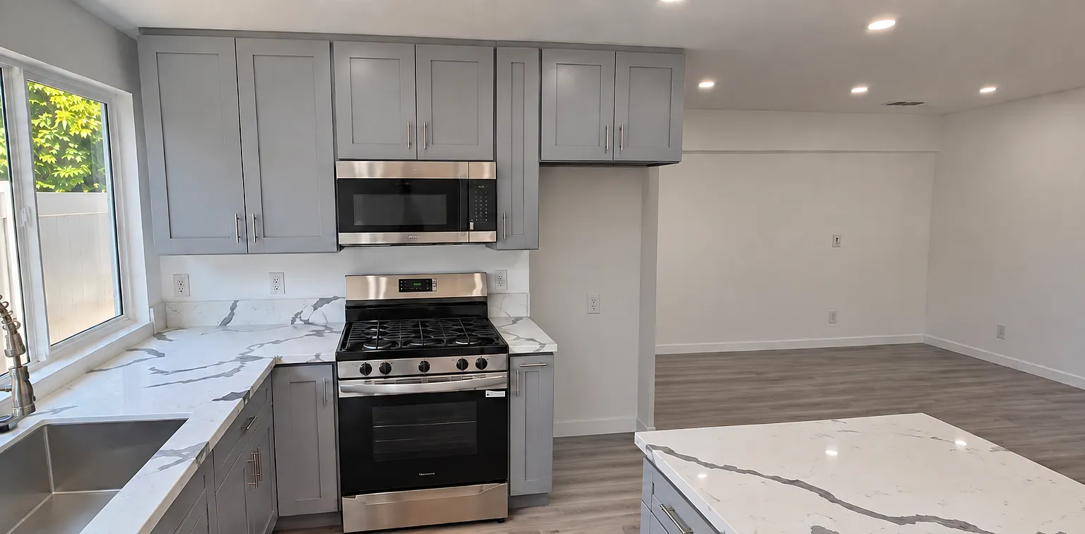 2 bed, 800 sqft, $2,400 — Photo 4