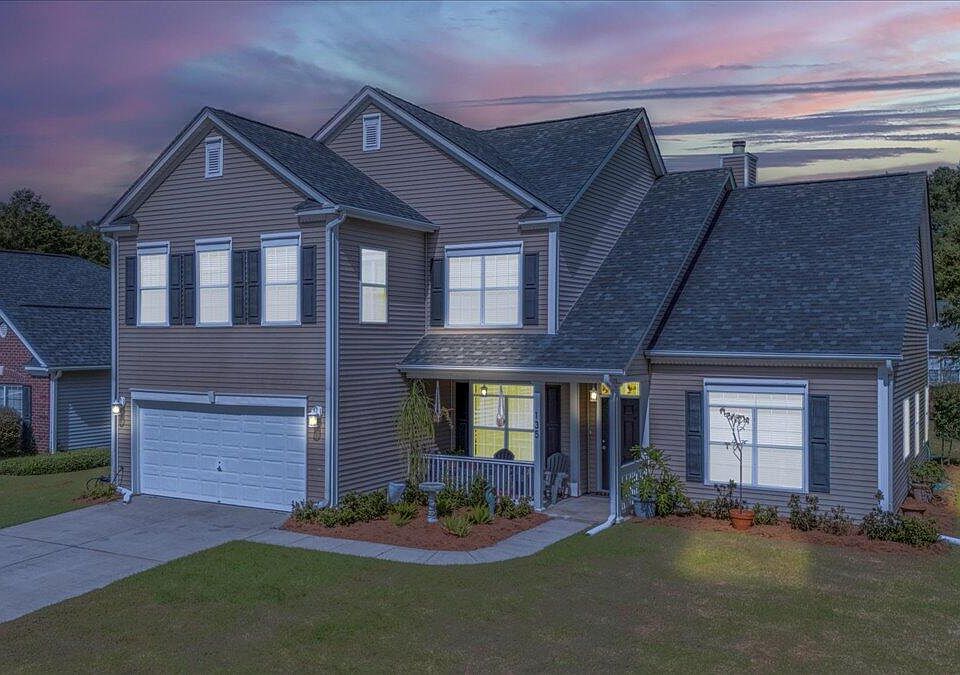 1st image of 135 Corral Cir