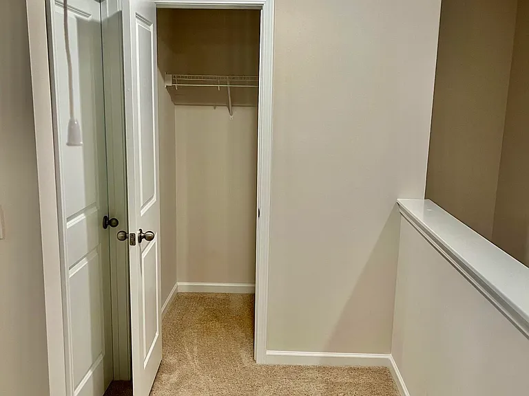 298 Robert Pl — Photo 18