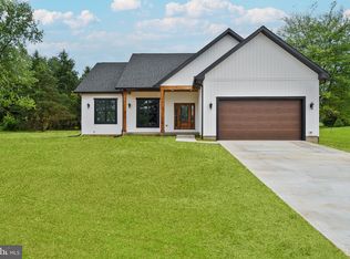 4054 Apple Harvest Dr, Hedgesville, WV 25427