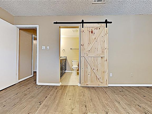5th image of 1326 Starling Ln