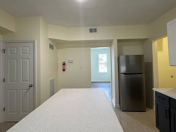 3rd image of 228 21st St Floor 2