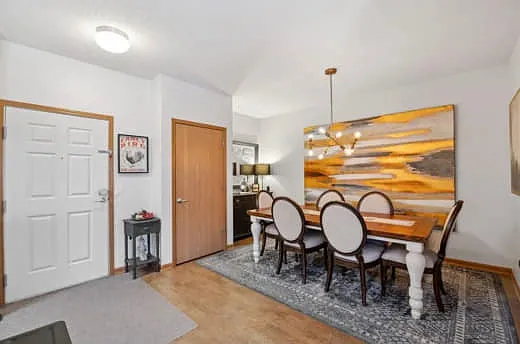 2 bed, 1098 sqft, $2,200 — Photo 4