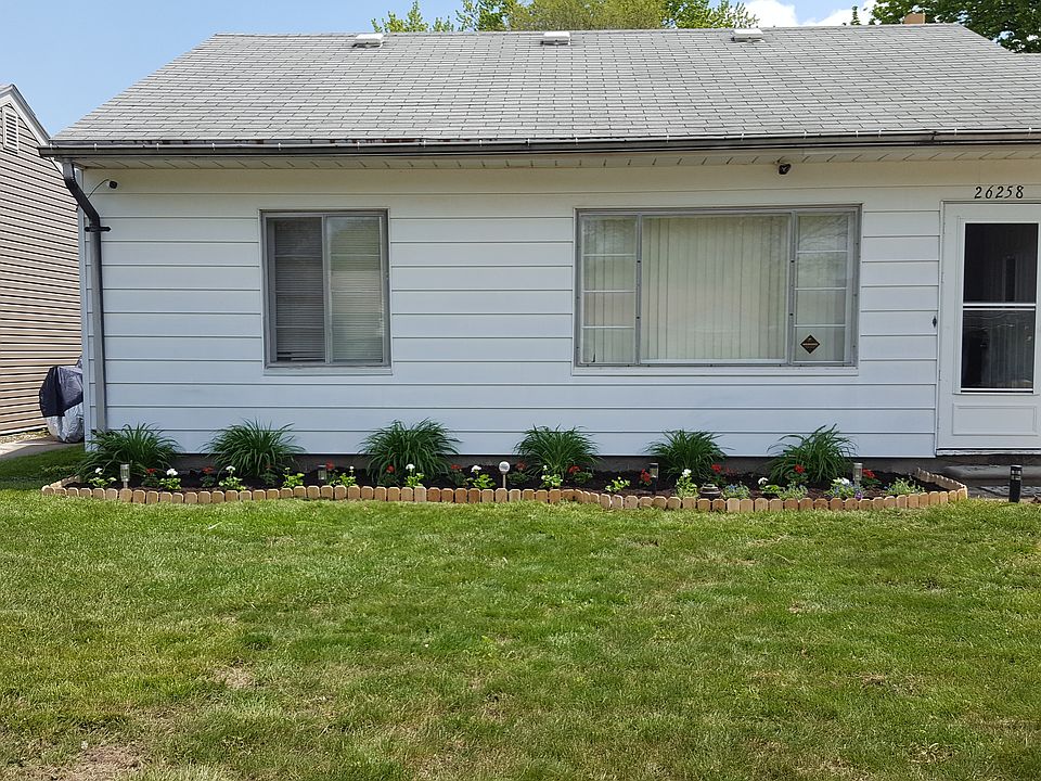 Well kept front yard