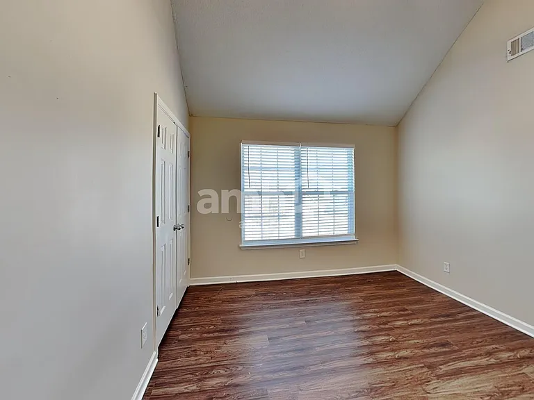 298 Sheffield Ln — Photo 21