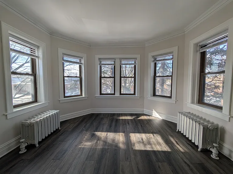 5818 W Berteau Ave #1 — Photo 4