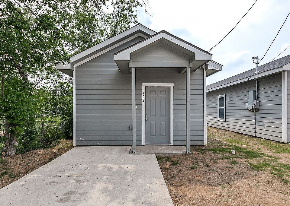 1st image of 925 S San Joaquin Ave #1