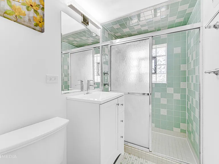 319 Park Dr — Photo 17