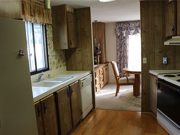 5th image of 1397 Maple Dr #1397