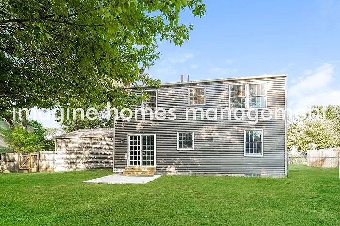 705 Fairfax Dr — Photo 15
