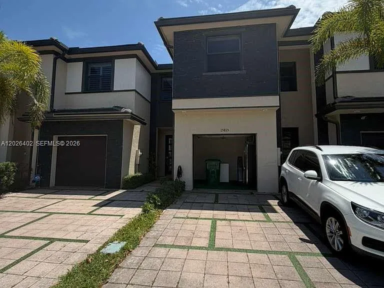 15815 NW 91st Ct — Photo 1