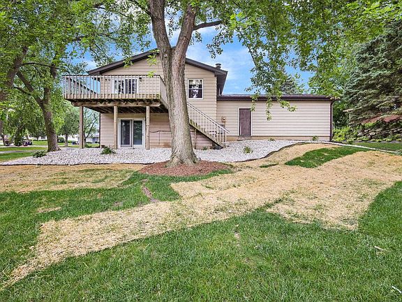 2nd image of 3906 Rolling Hill Dr