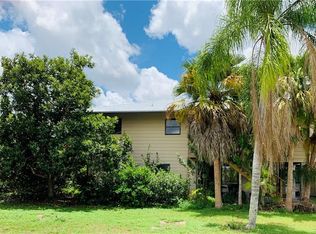 1097 W Anchor Ln, Moore Haven, FL 33471
