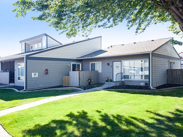 Aspen Hills Apartments — Photo 13