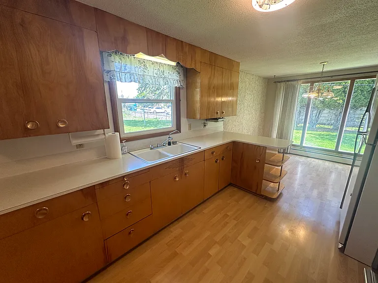 33 W Evergreen Dr — Photo 7