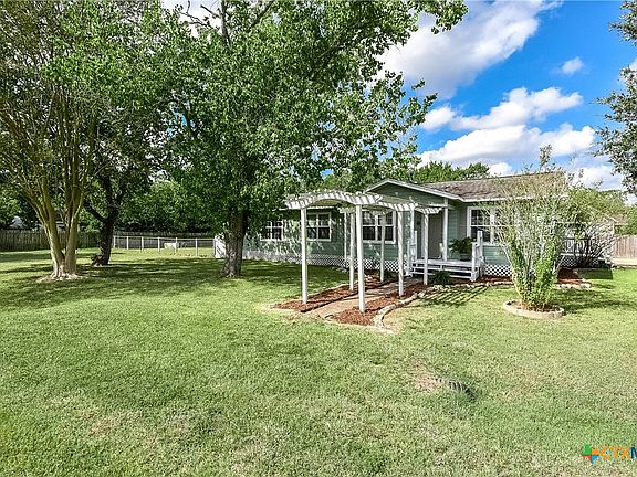 3rd image of 319 E Matagorda Ave