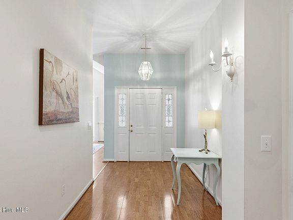 5th image of 613 E Telfair Circle