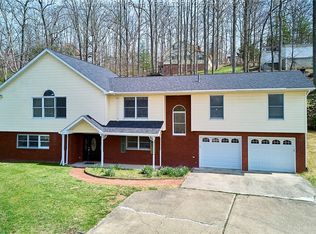 501 Mountview Dr, Elkview, WV 25071