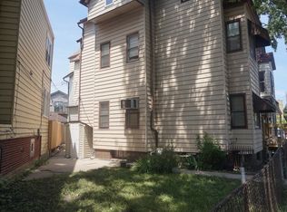 3040 N Kimball Ave, Chicago, IL 60618