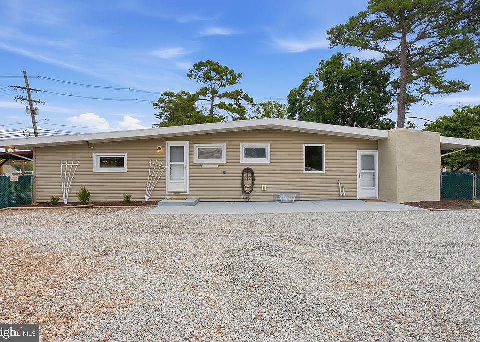 1st image of 49 Wildgeese Cir