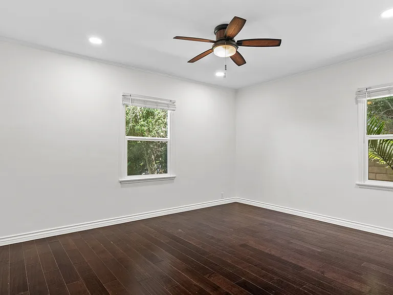 4242 Van Nuys Blvd — Photo 19