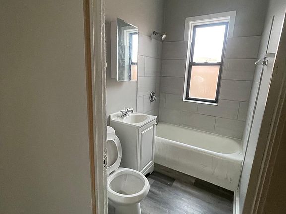 4th image of 6738 S East End Ave APT 3