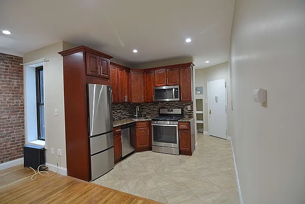 Rented by Hagstrom Management Inc | media 11