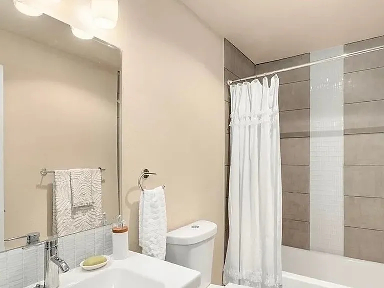 17431 Ambaum Blvd S #B-13 — Photo 7