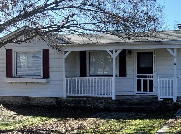 310 S Crook St — Photo 1