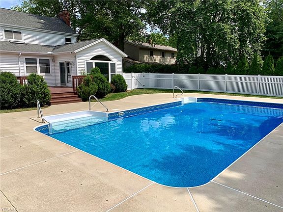 2nd image of 30923 Huntington Woods Pkwy