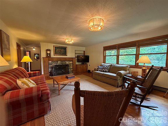 4th image of 225 High Ridge Rd