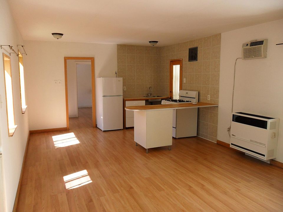 Kitchen & Living Area