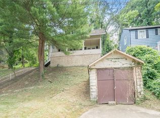 1215 Edgewood Dr, Charleston, WV 25302