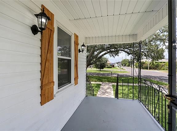 4th image of 2738 Robert E Lee Blvd