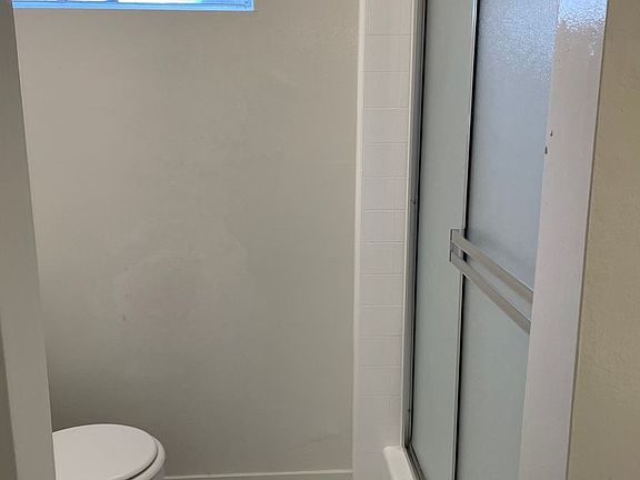 5th image of 1260 E Walnut Ave #33