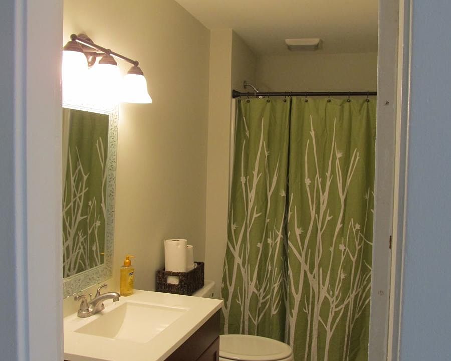2nd image of 18A Dewey St